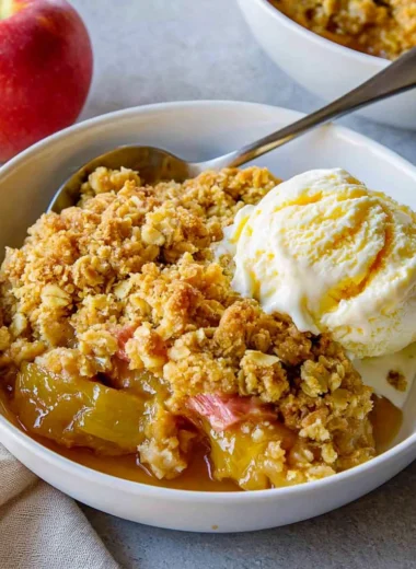 Air Fryer Rhubarb Crisp